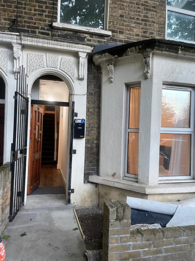 147 Knapp Road House Londen Buitenkant foto